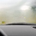۳ روش جالب برای جلوگیری از بخار کردن شیشه های خودرو در فصل سرما